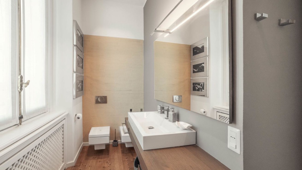 Photo of Bathroom in Magenta