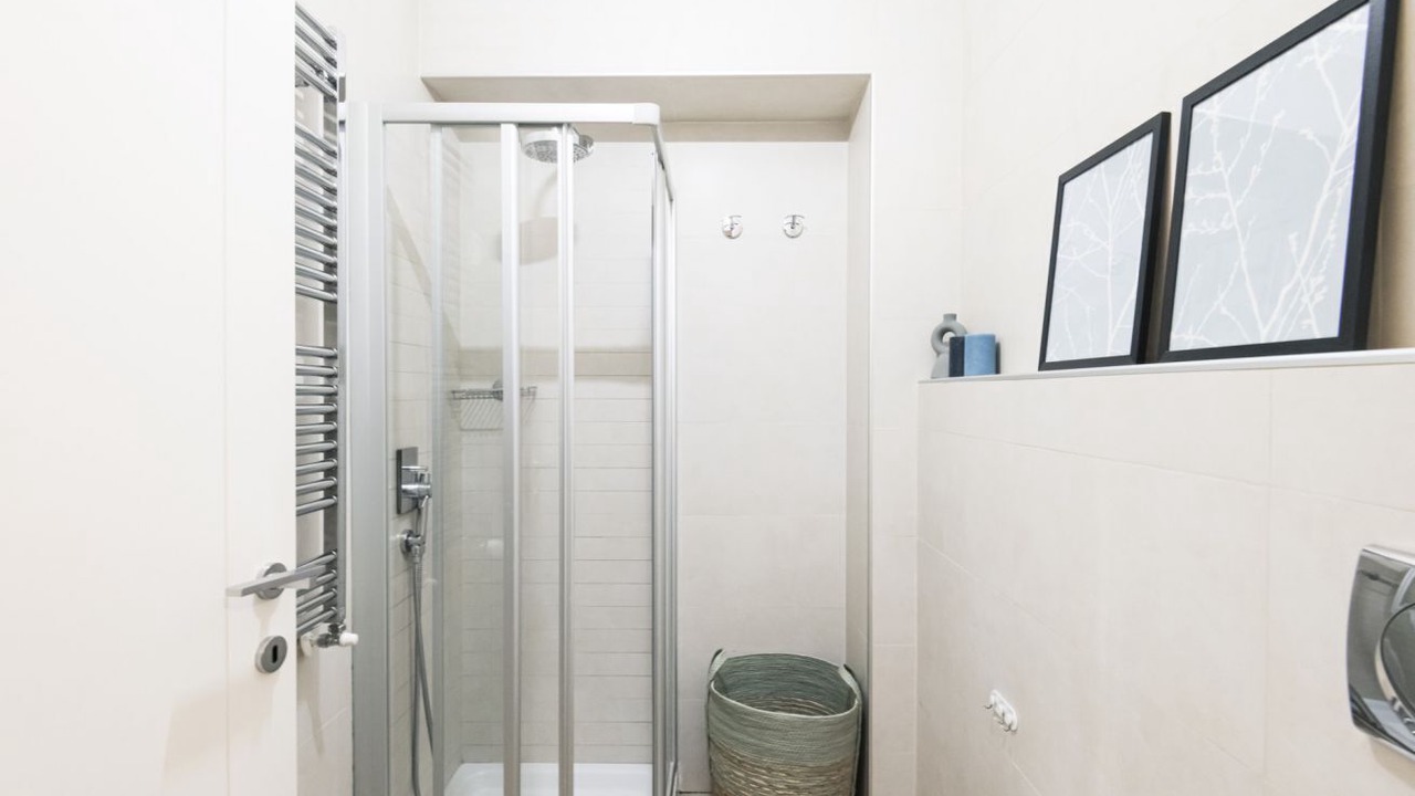 Photo of Bathroom in Magenta