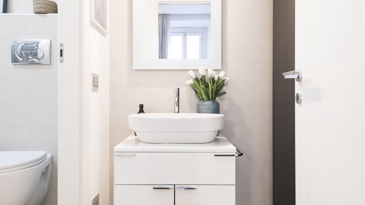 Photo of Bathroom in Magenta