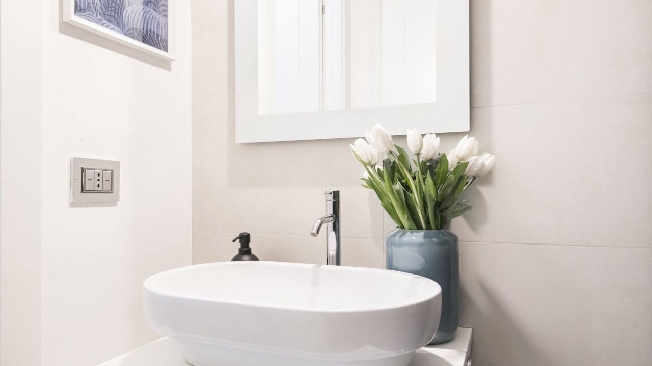 Photo of Bathroom in Magenta