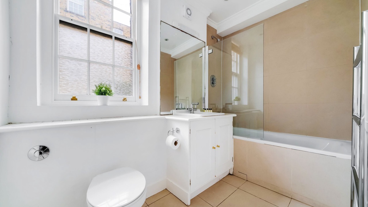 Photo of Bathroom in Kennington