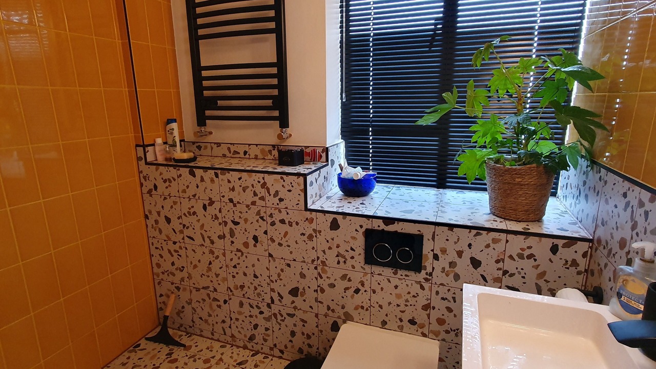 Photo of Bathroom in Oval