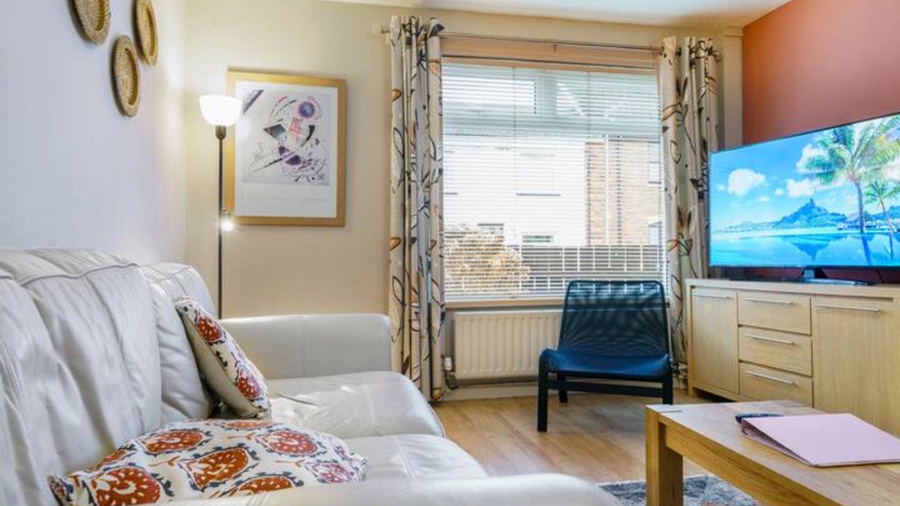 Photo of Livingroom in Holywood