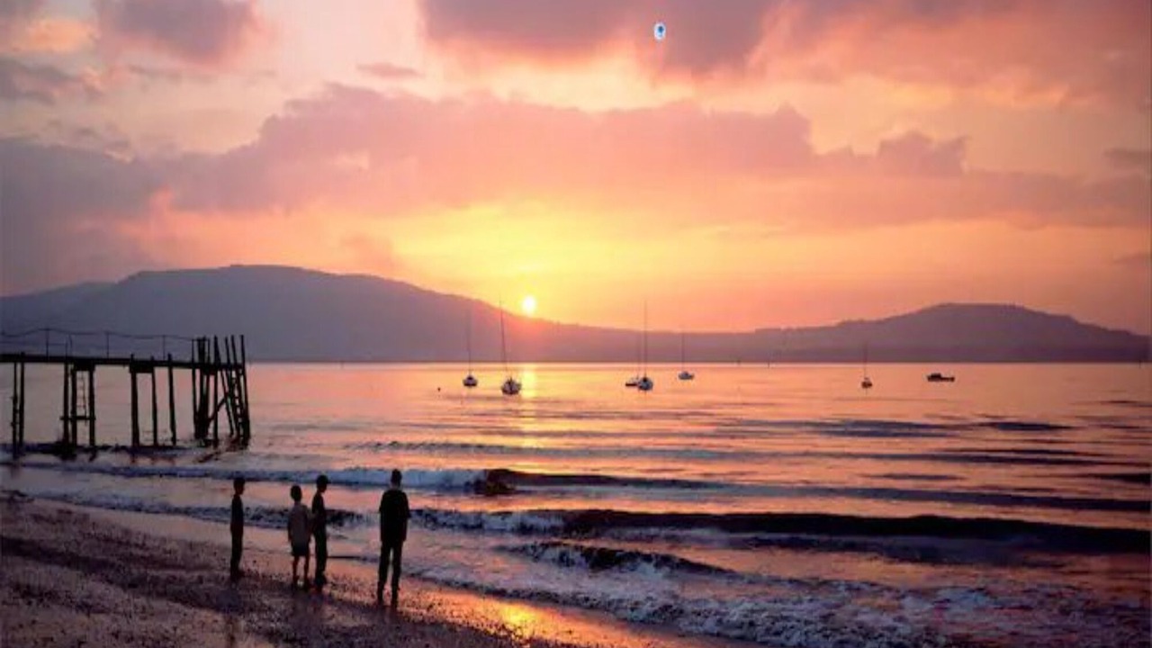 Photo of Others in Holywood