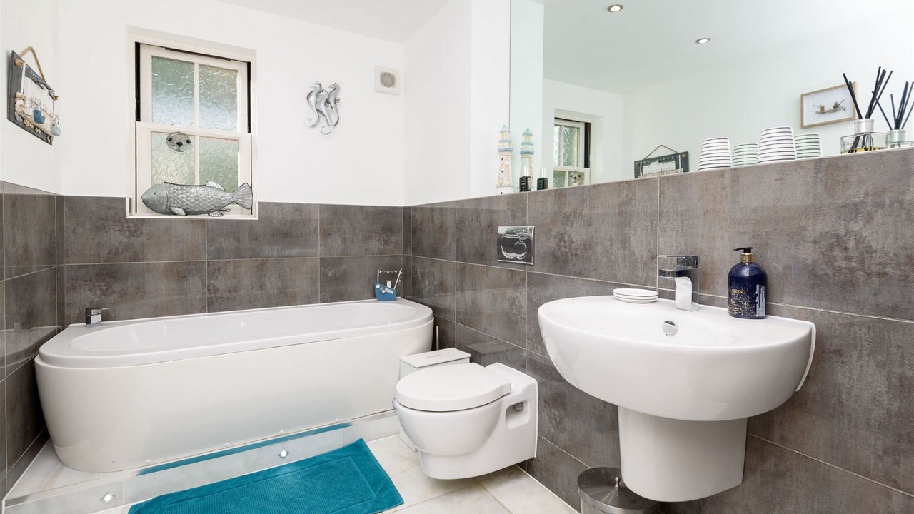 Photo of Bathroom in West Looe