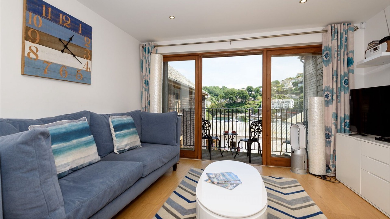 Photo of Livingroom in West Looe