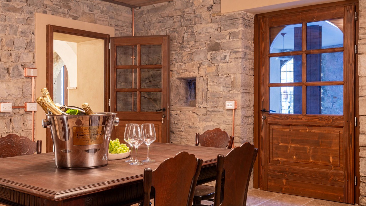 Photo of Bedroom in Claino Con Osteno
