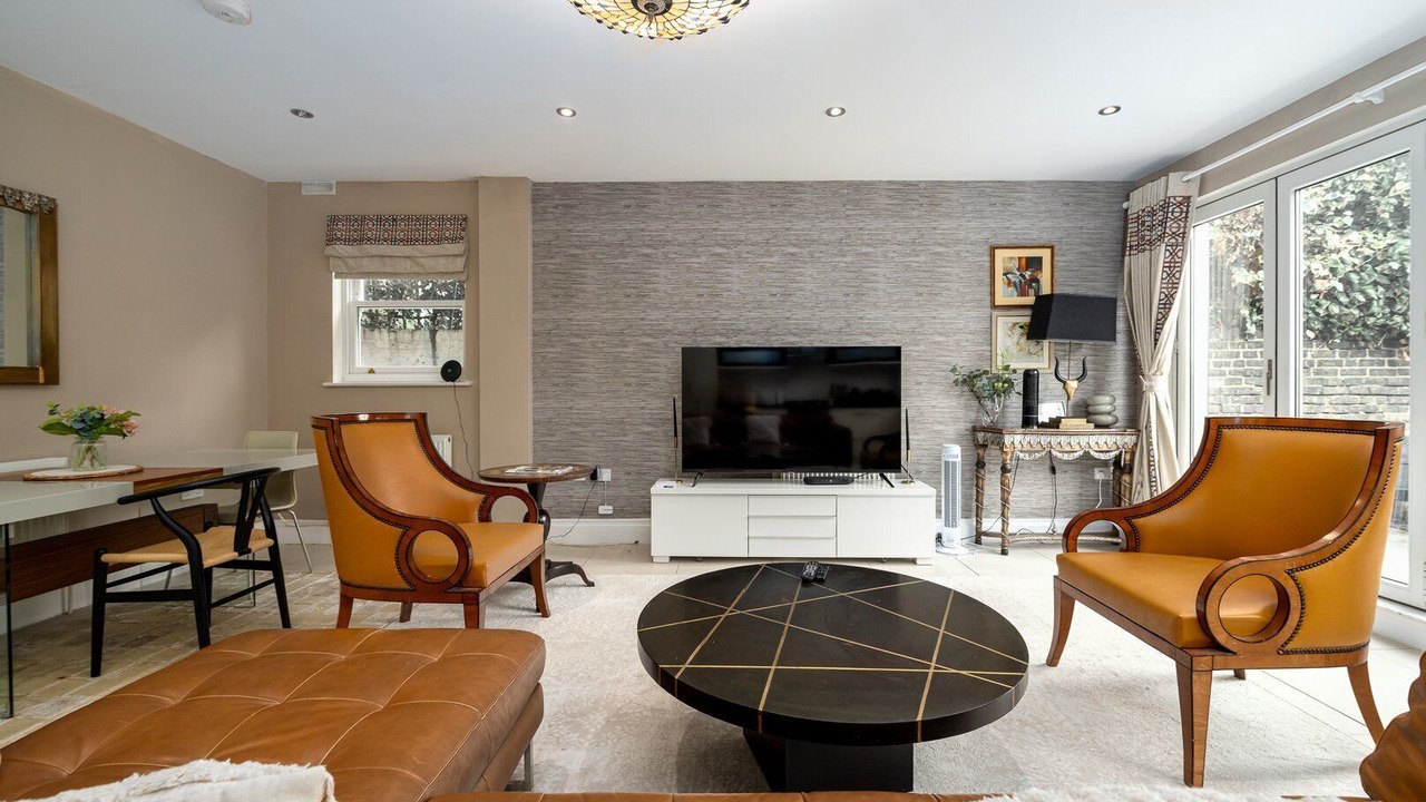 Photo of Livingroom in Town