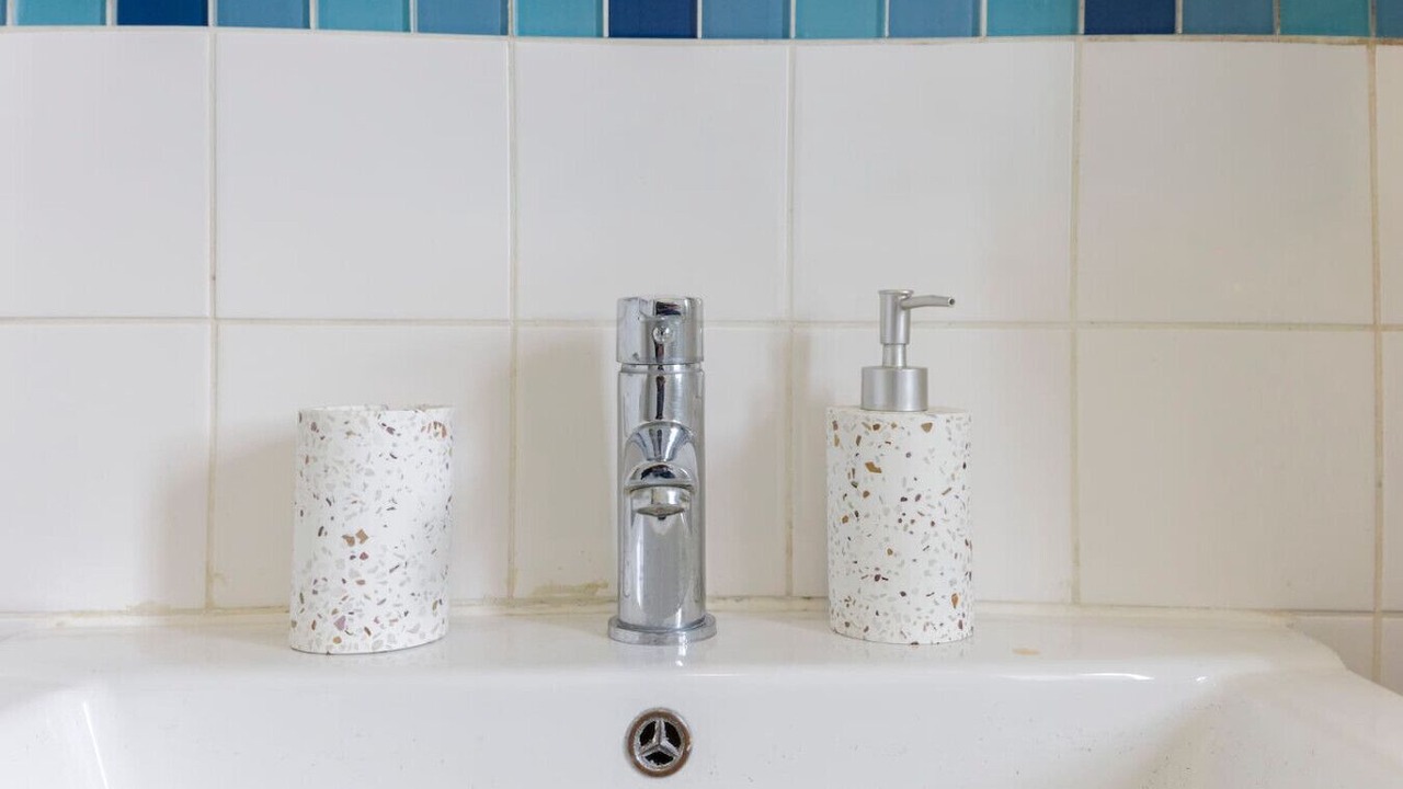 Photo of Bathroom in Island Gardens