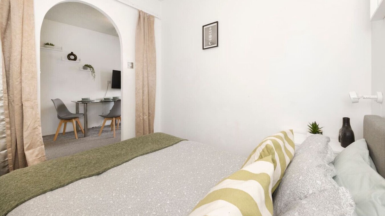 Photo of Bedroom in Island Gardens