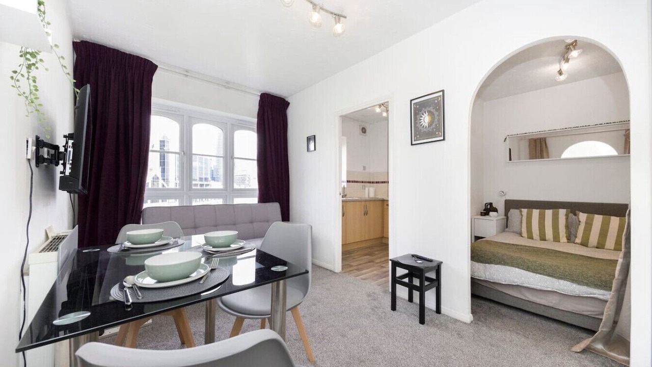 Photo of Bedroom in Island Gardens