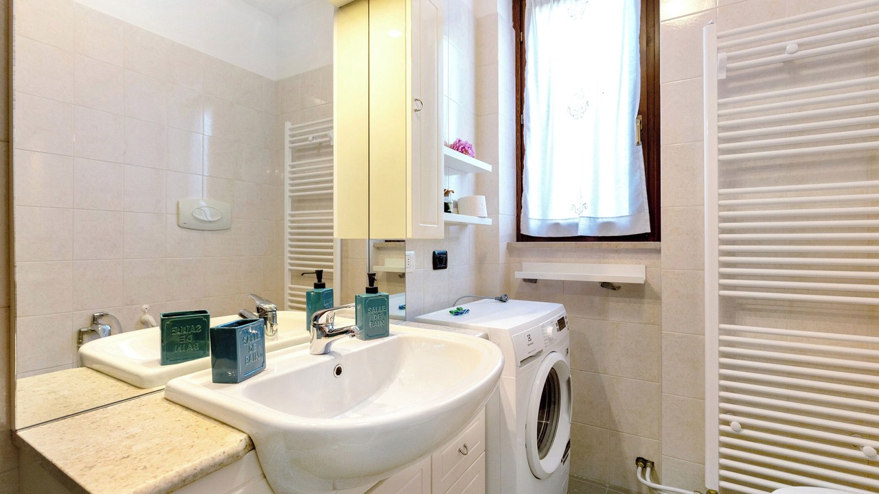 Photo of Bathroom in Lugana