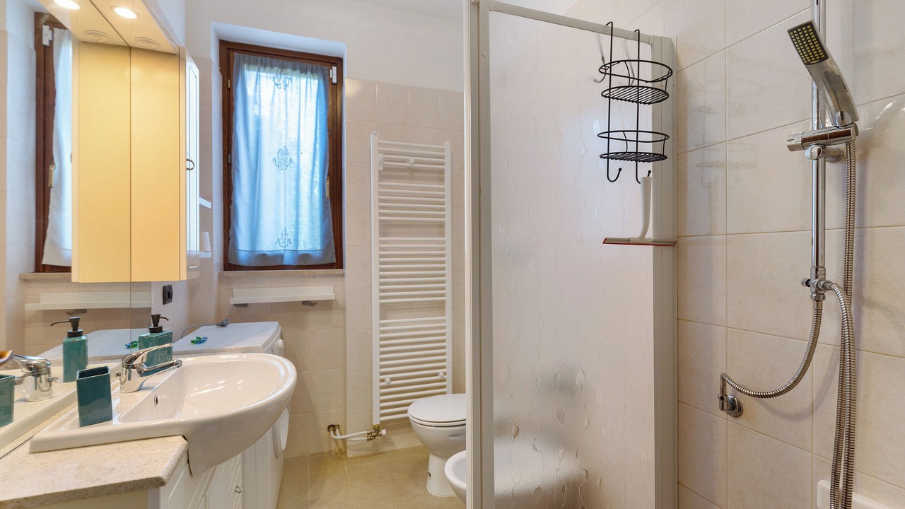 Photo of Bathroom in Lugana