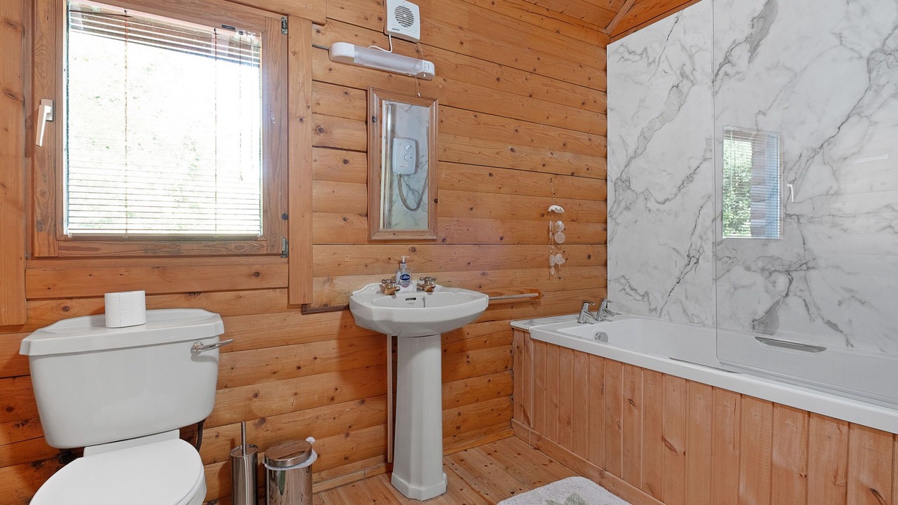 Photo of Bathroom in Torlundy