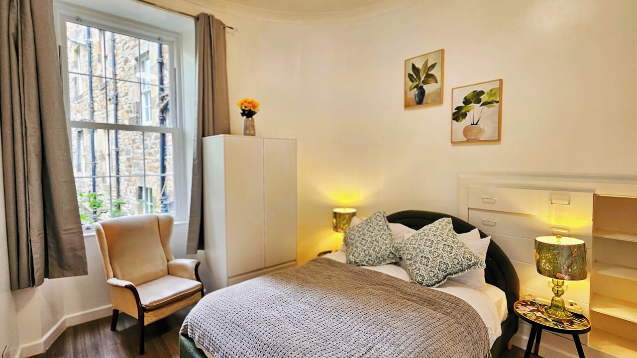 Photo of Bedroom in Newington