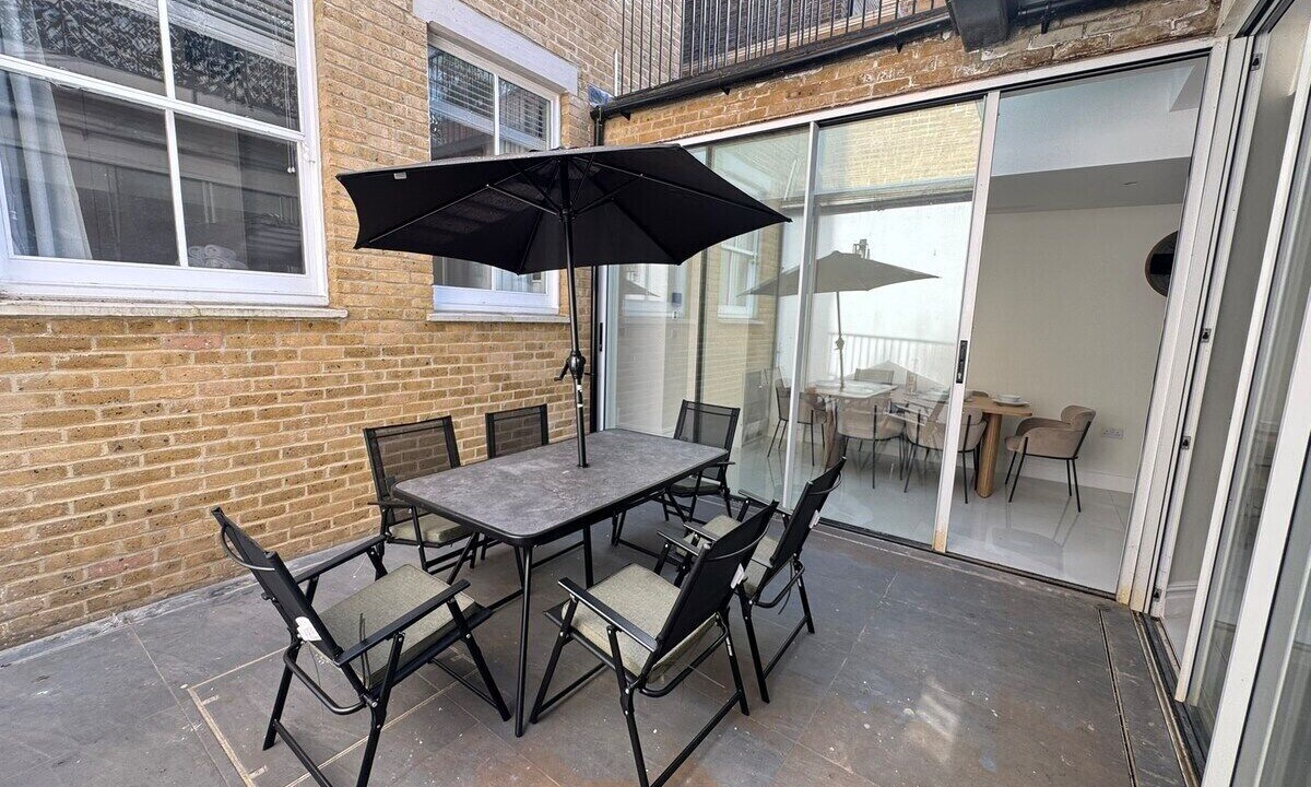 Photo of Outdoor in Kilburn