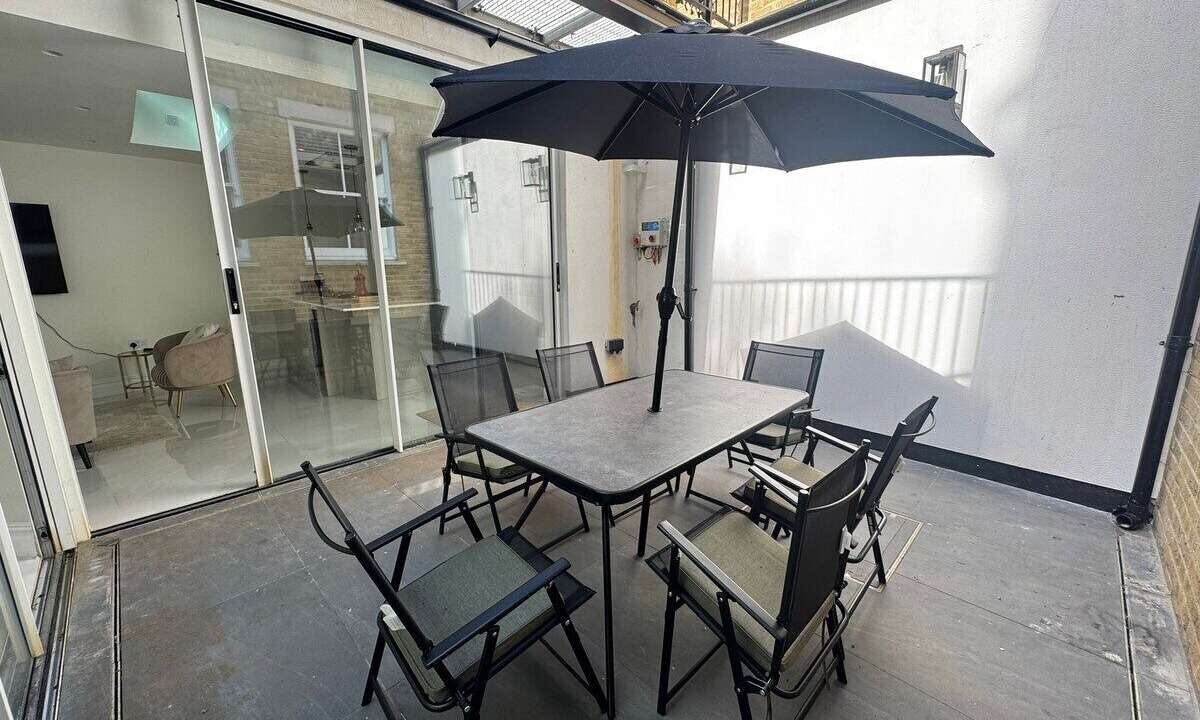 Photo of Outdoor in Kilburn