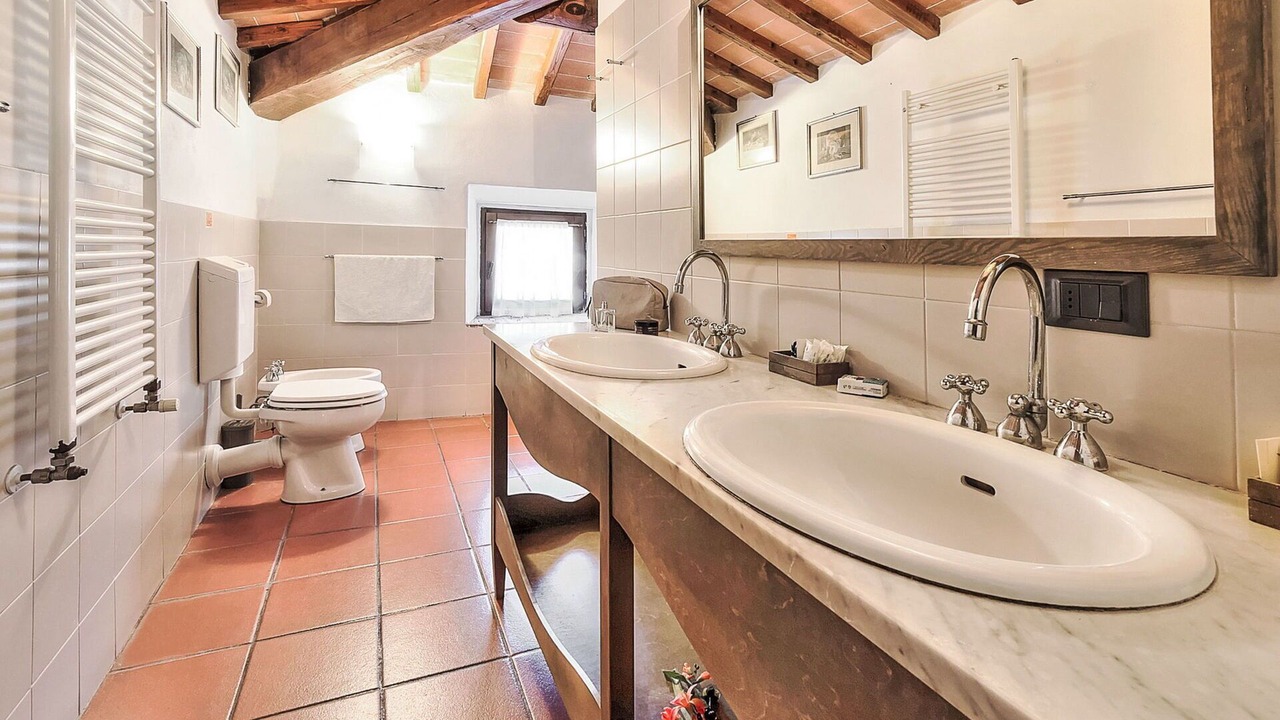 Photo of Bathroom in Loro Ciuffenna