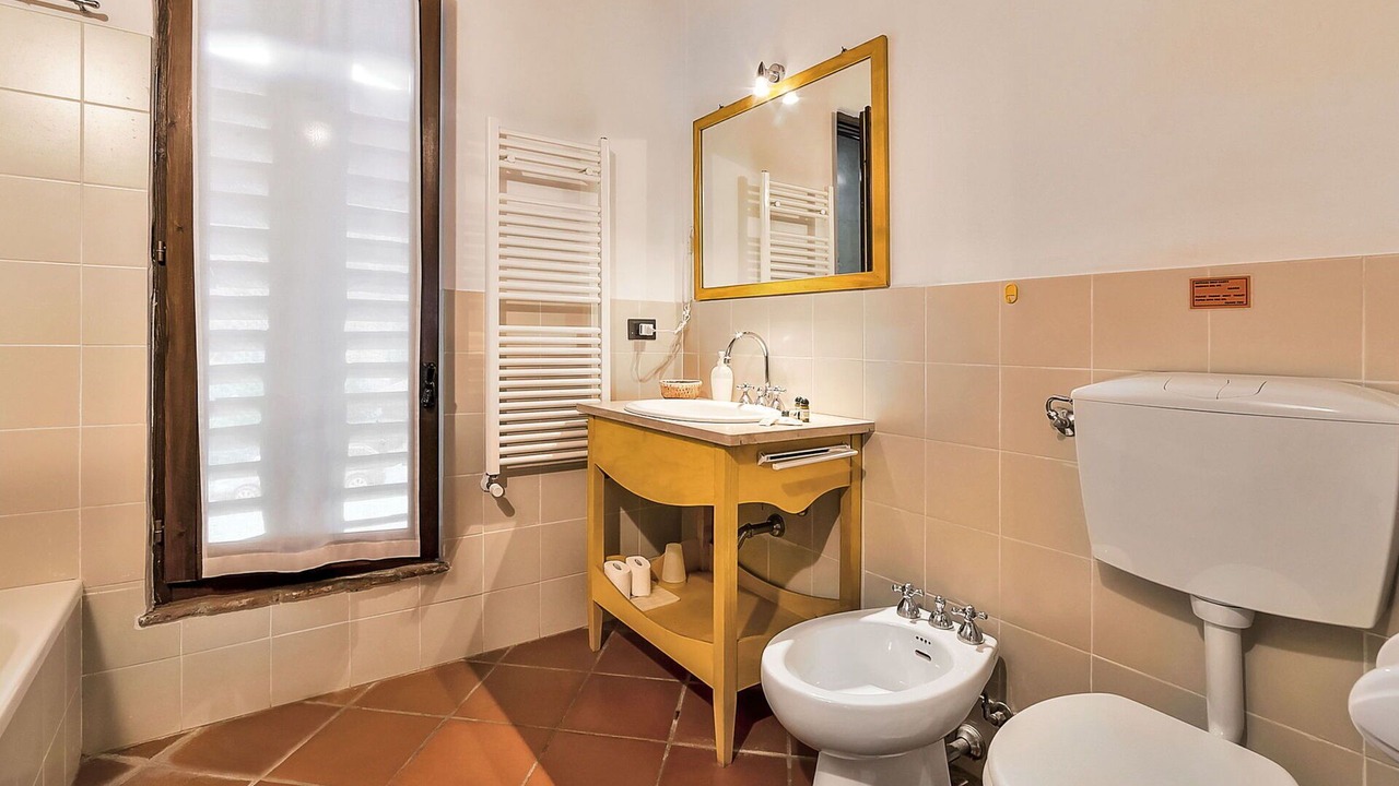 Photo of Bathroom in Loro Ciuffenna