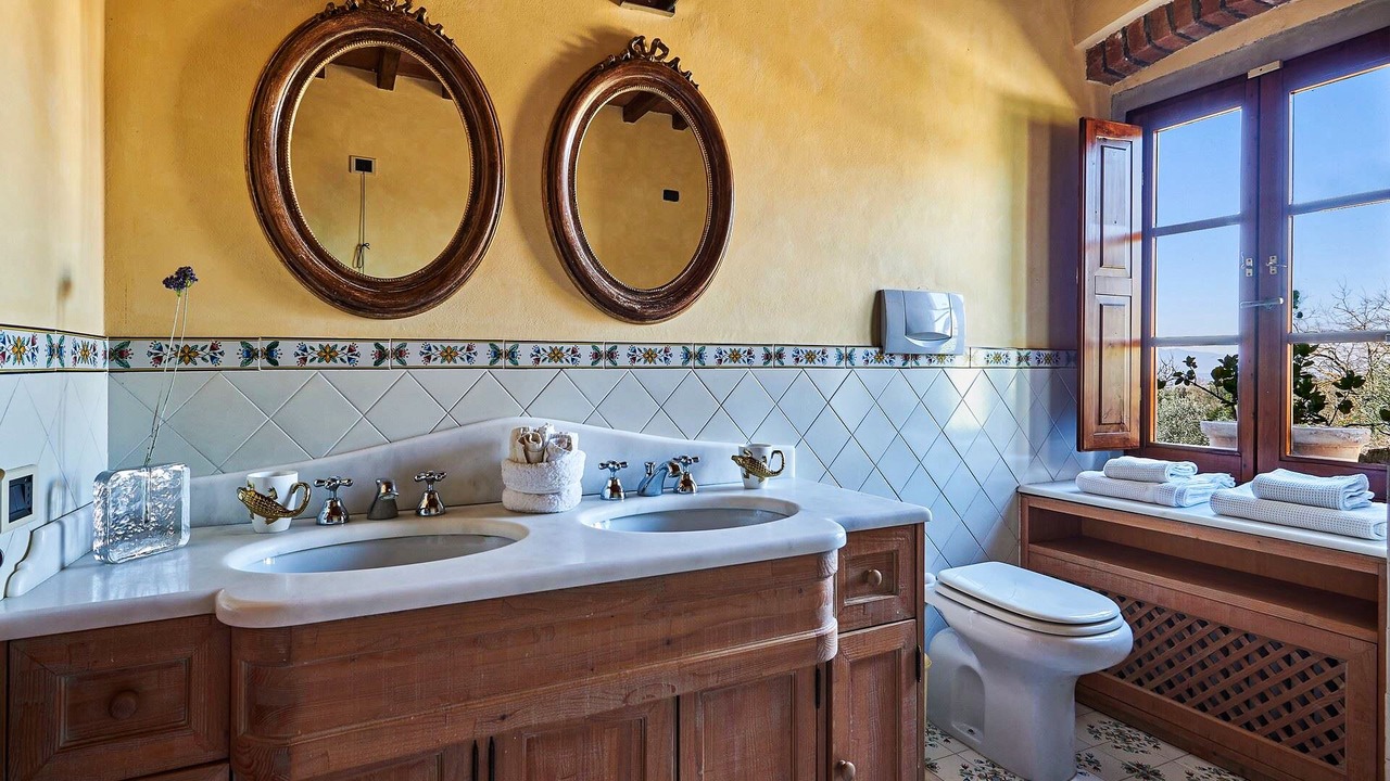 Photo of Bathroom in Capraia e Limite