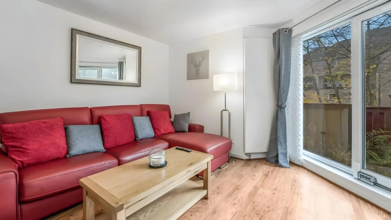 Photo of Livingroom in Pleasance