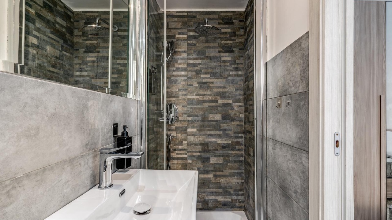 Photo of Bathroom in Esquilino