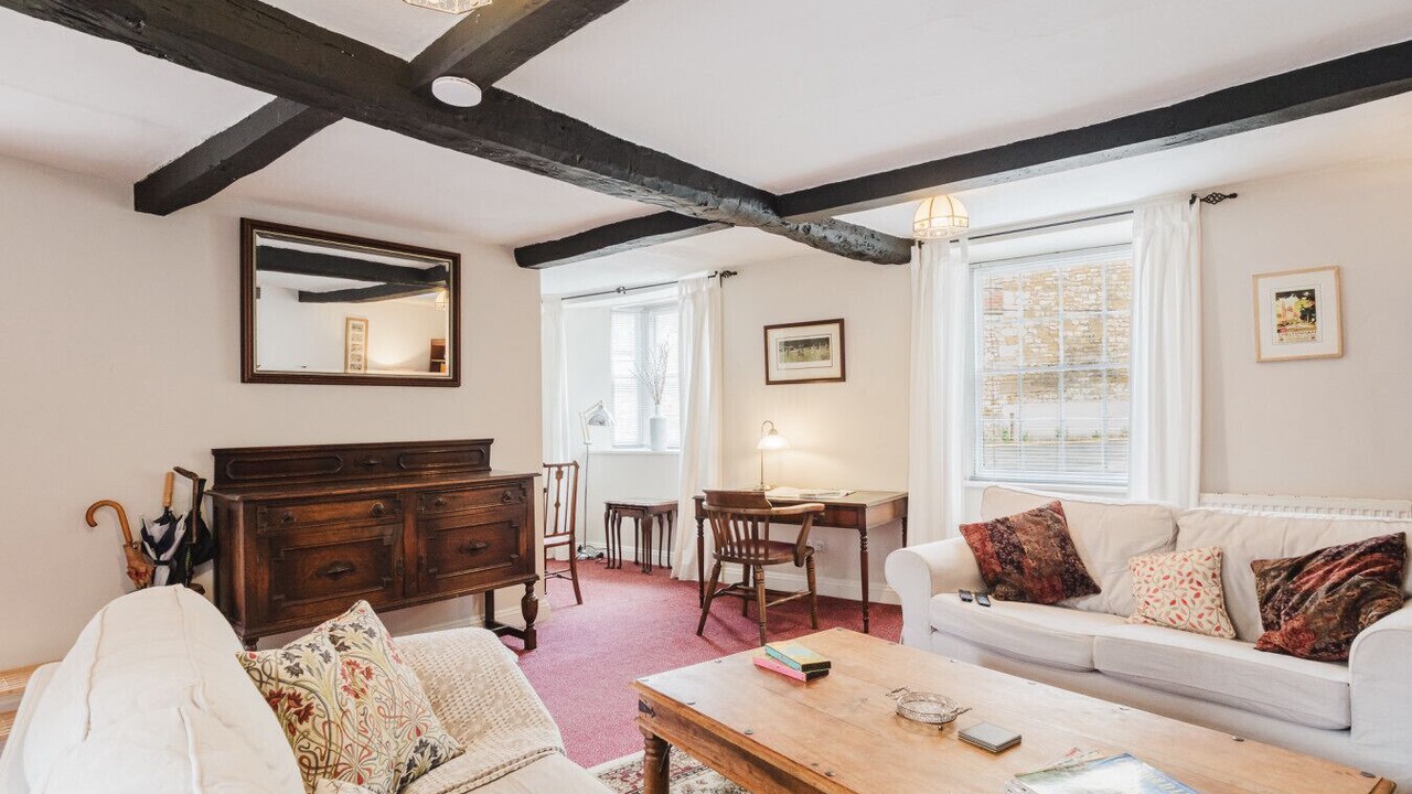 Photo of Livingroom in Dursley