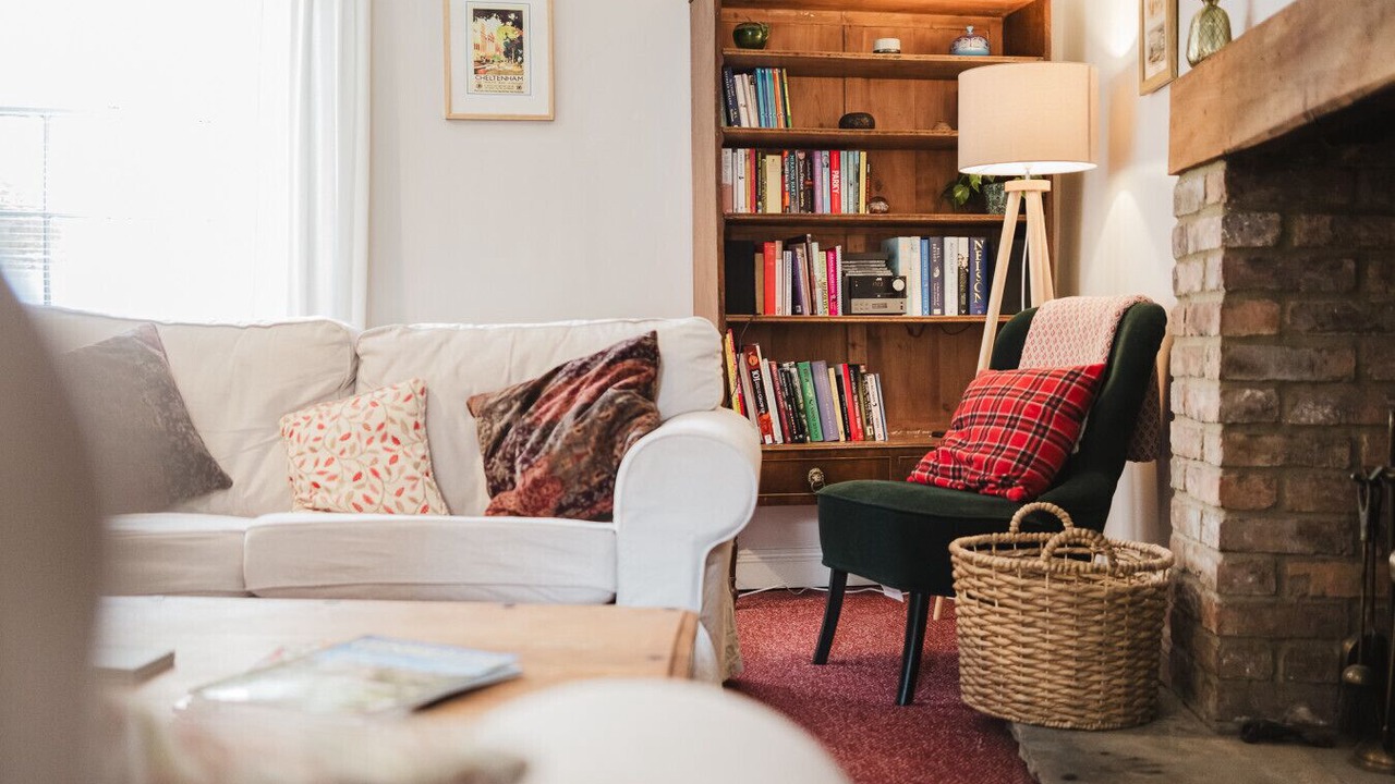 Photo of Livingroom in Dursley