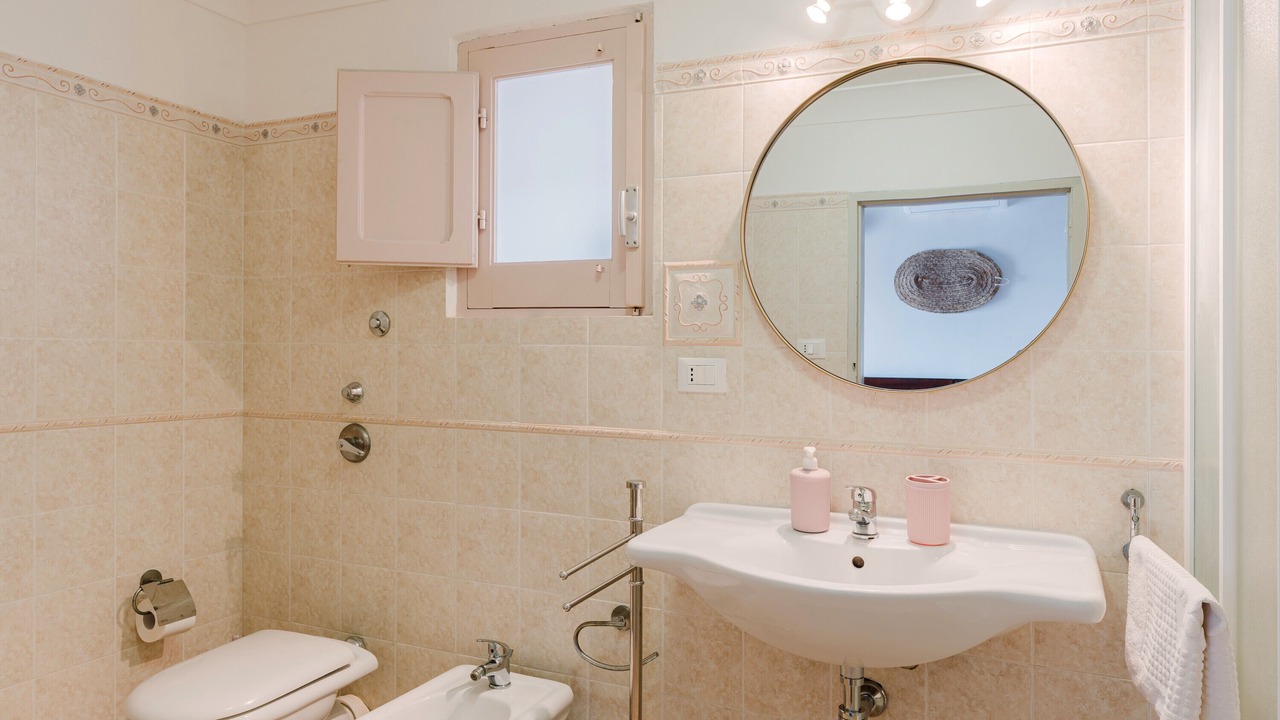 Photo of Bathroom in Rilievo