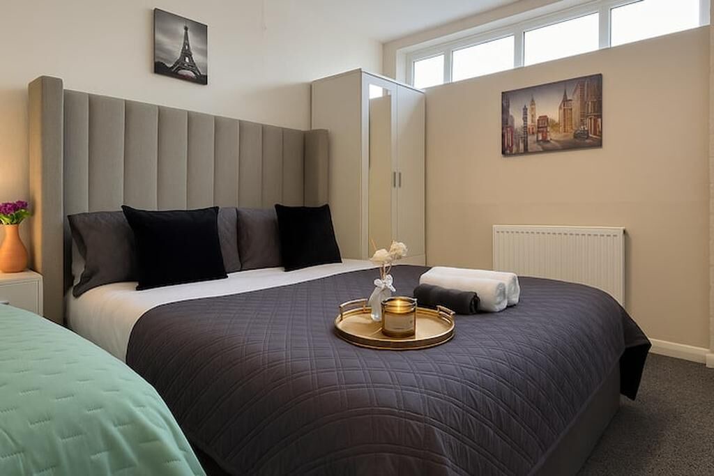 Photo of Bedroom in Island Gardens