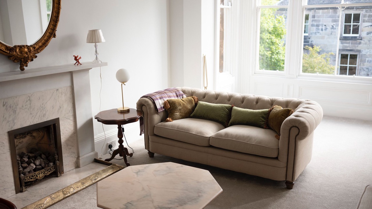 Photo of Livingroom in Newington