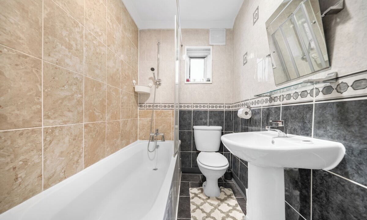 Photo of Bathroom in Cann Hall