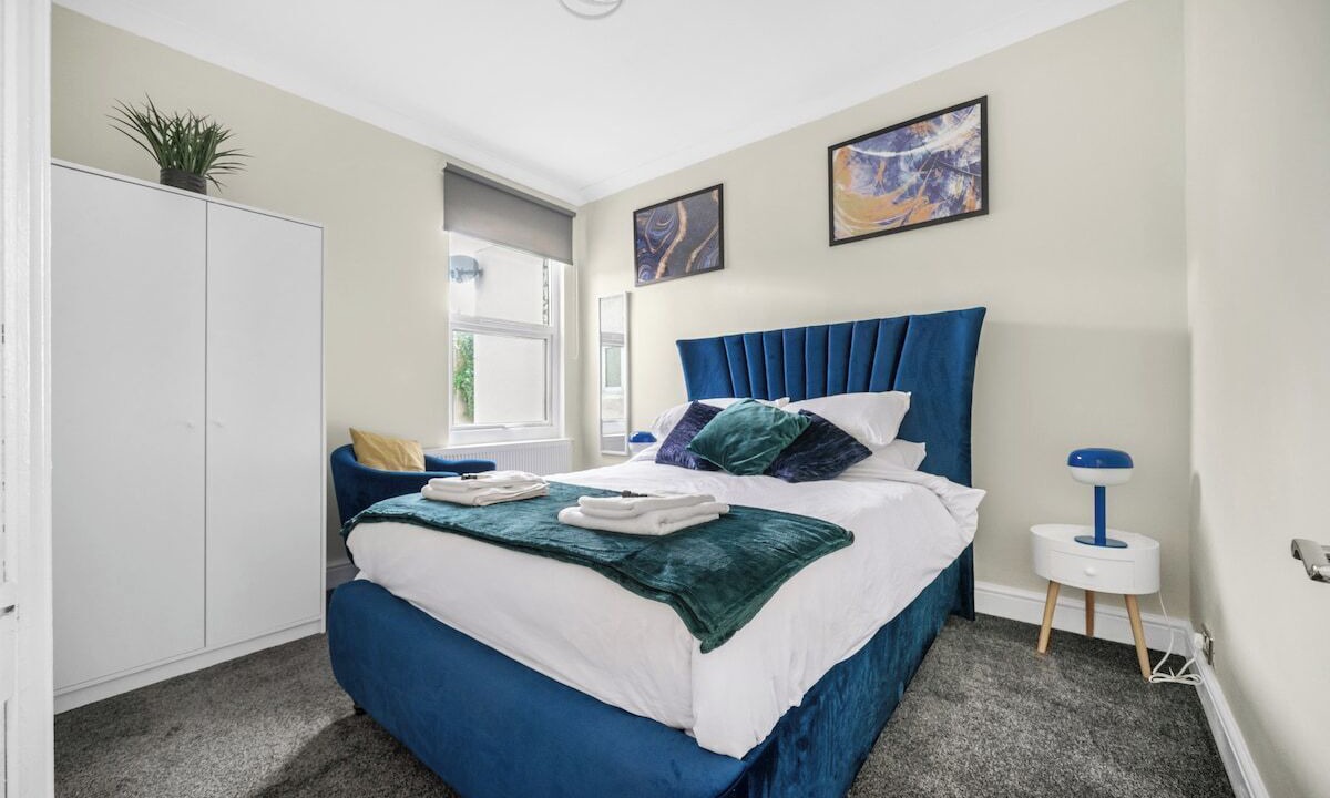 Photo of Bedroom in Cann Hall