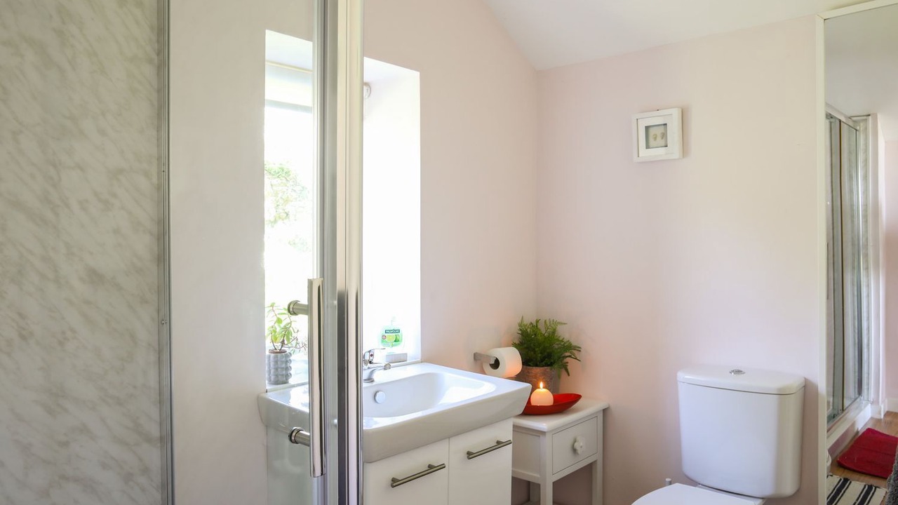 Photo of Bathroom in Rhoscolyn