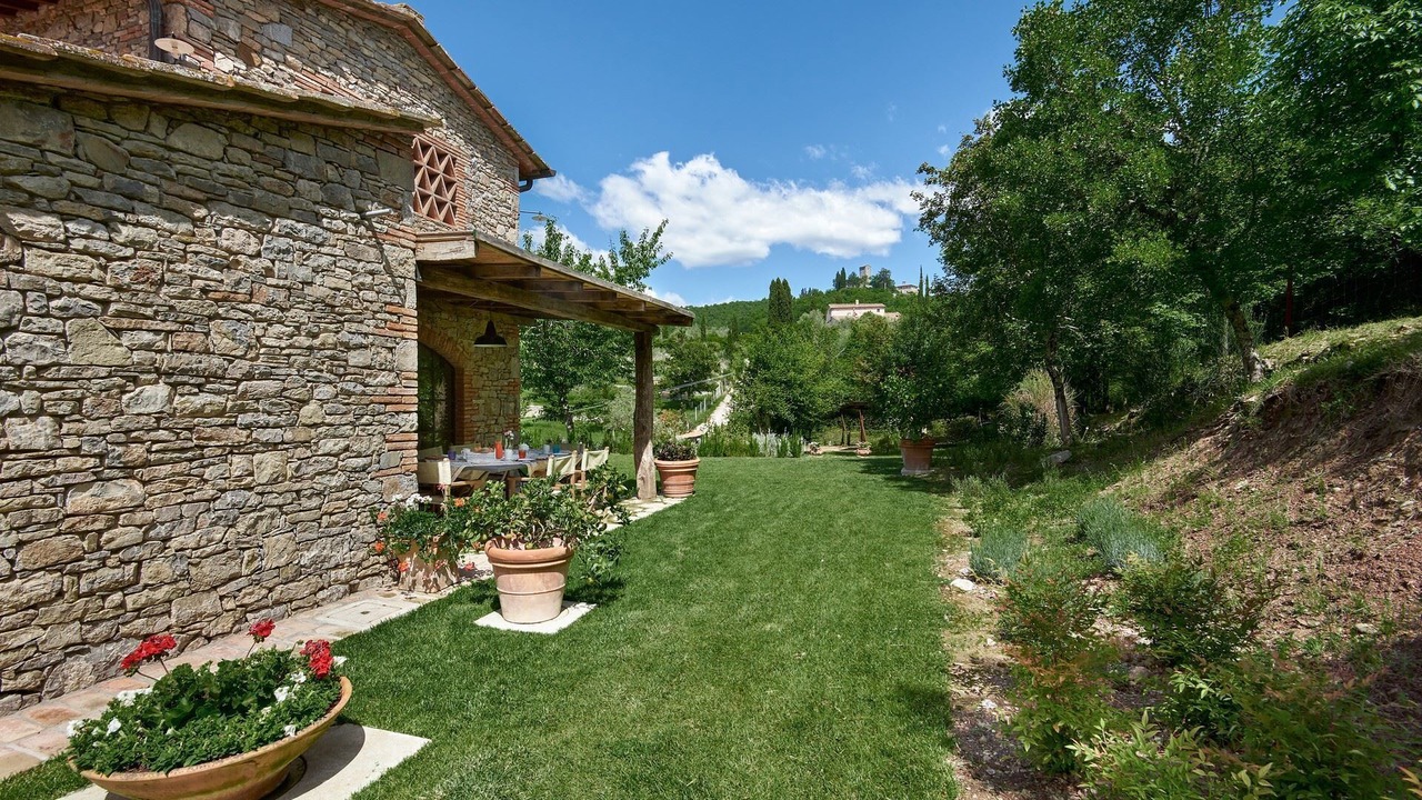 Photo of Outdoor in Neri