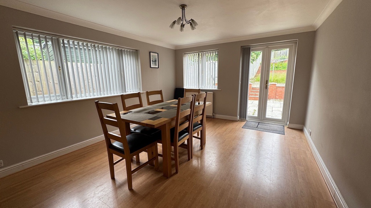 Photo of Livingroom in Reading
