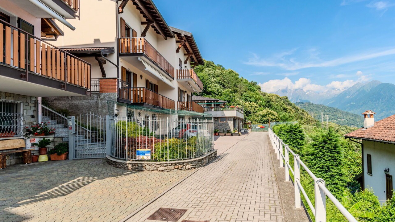 Photo of Patio Balcony in Trezzone