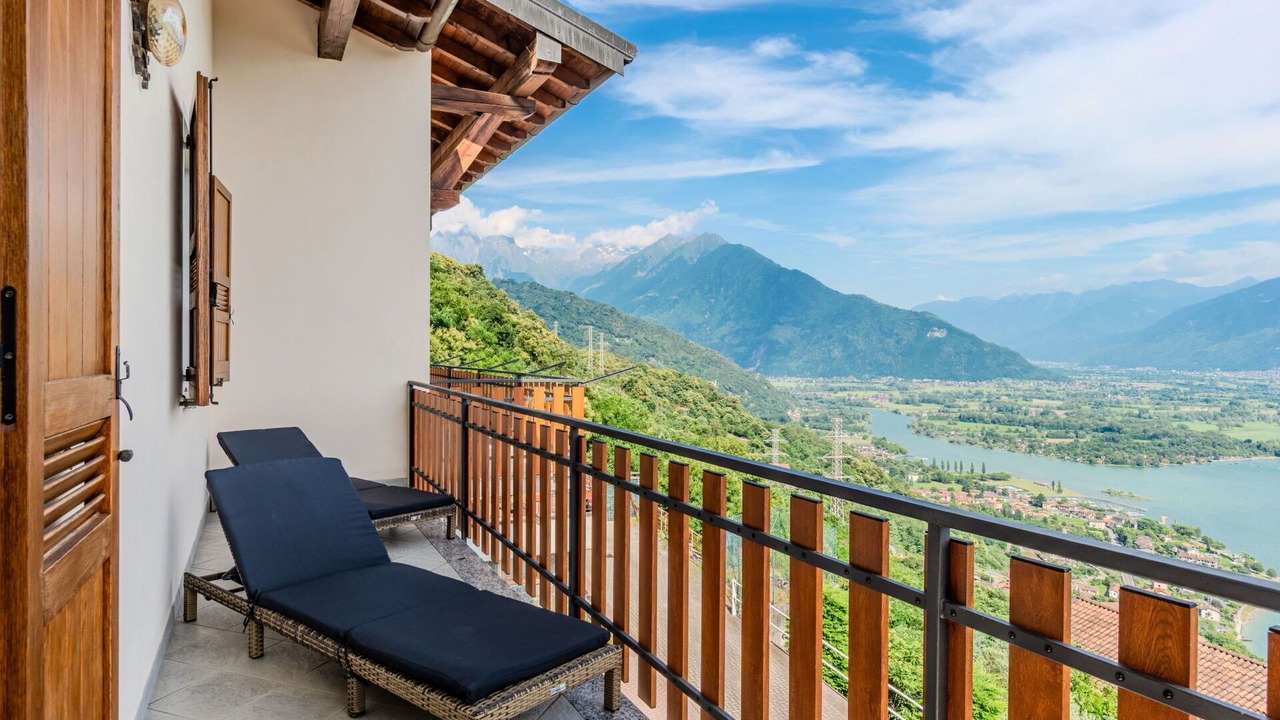 Photo of Patio Balcony in Trezzone