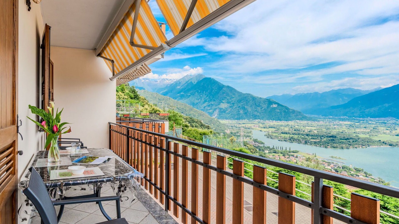 Photo of Patio Balcony in Trezzone