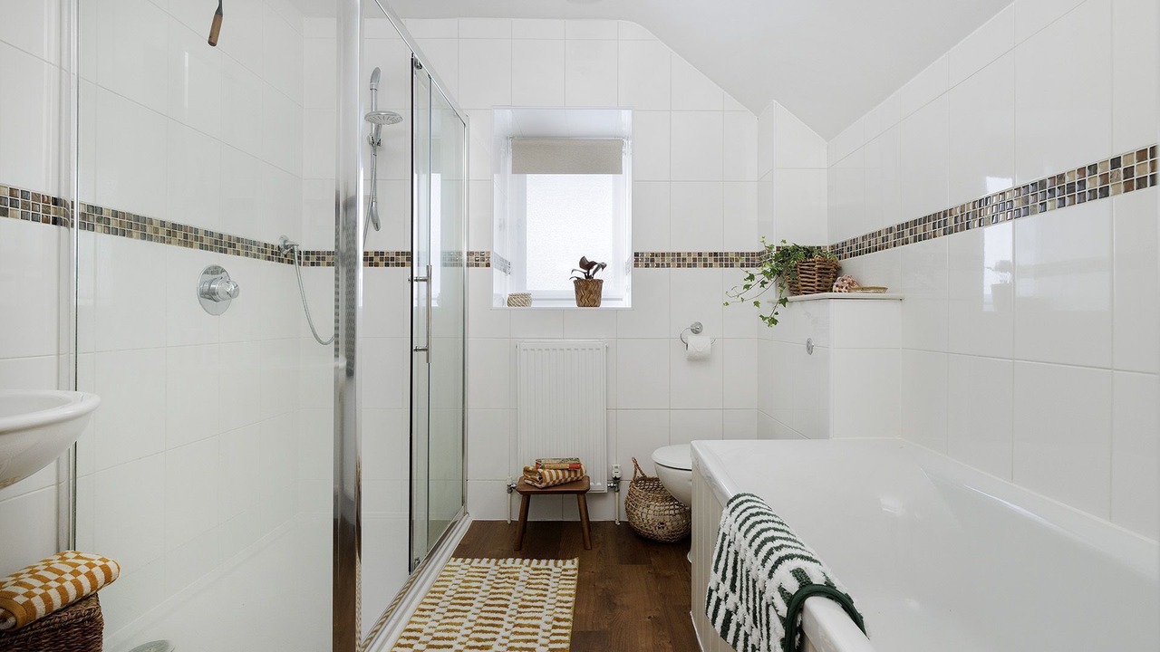 Photo of Bathroom in Hook Norton