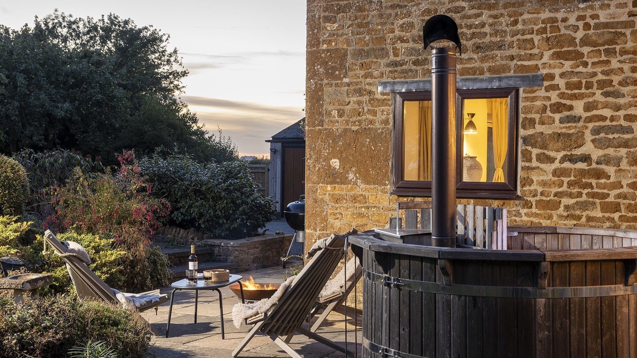 Photo of Patio Balcony in Hook Norton