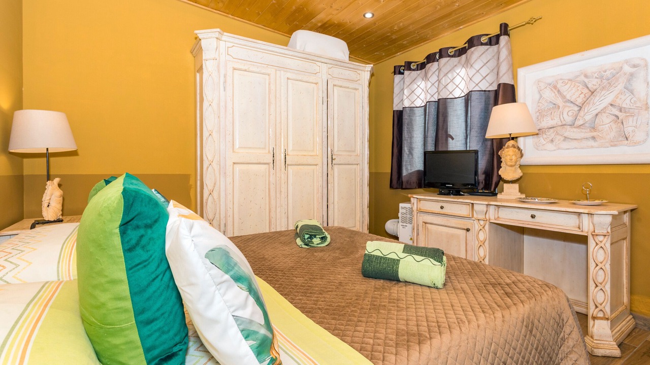 Photo of Bedroom in Mitogio