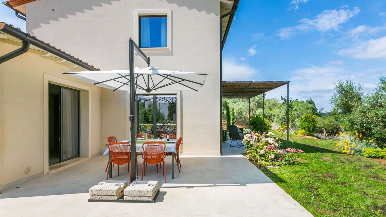Photo of Outdoor in Montisi