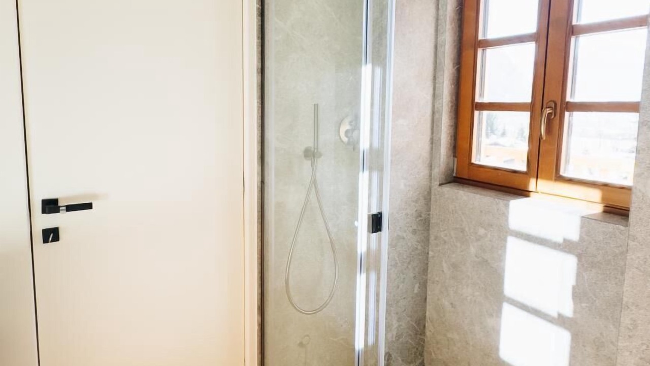 Photo of Bathroom in Entreves