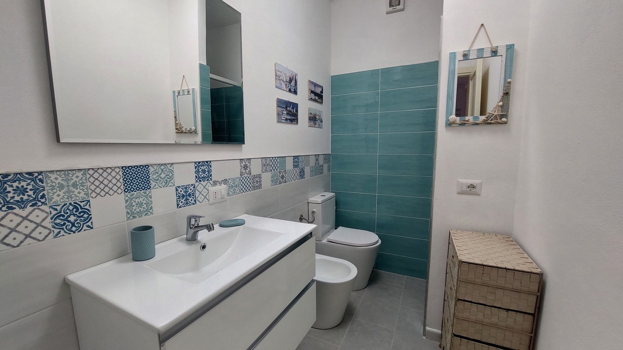 Photo of Bathroom in Canneddi