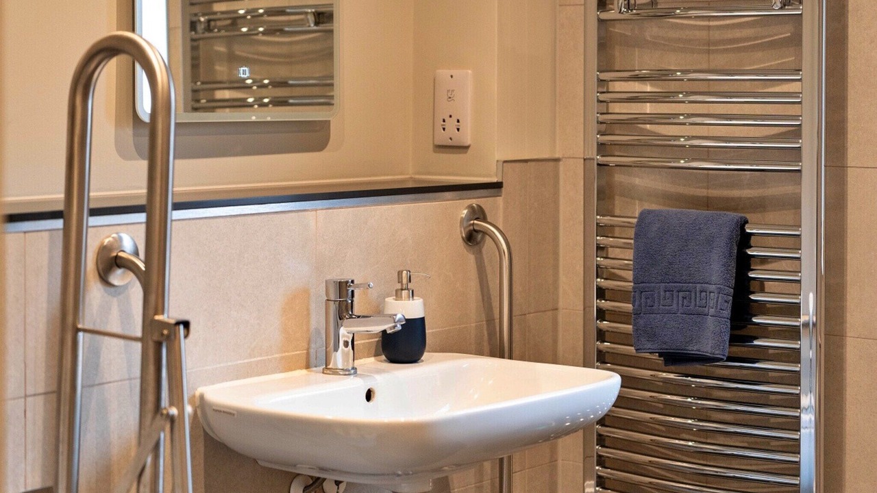 Photo of Bathroom in Dorsington
