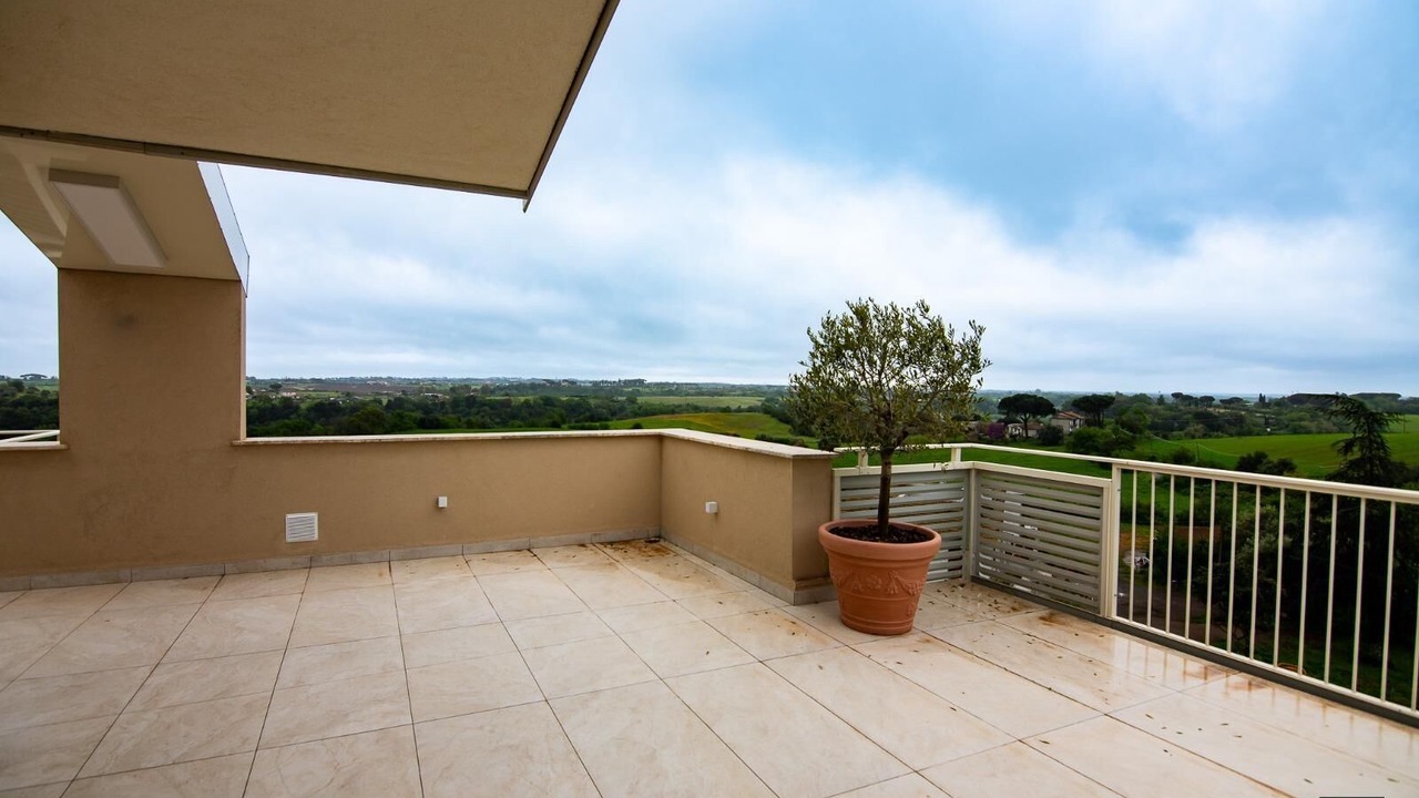 Photo of Patio Balcony in Zona XLIX Santa Maria di Galeria