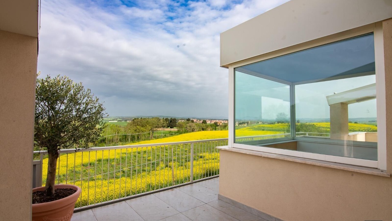Photo of Patio Balcony in Zona XLIX Santa Maria di Galeria