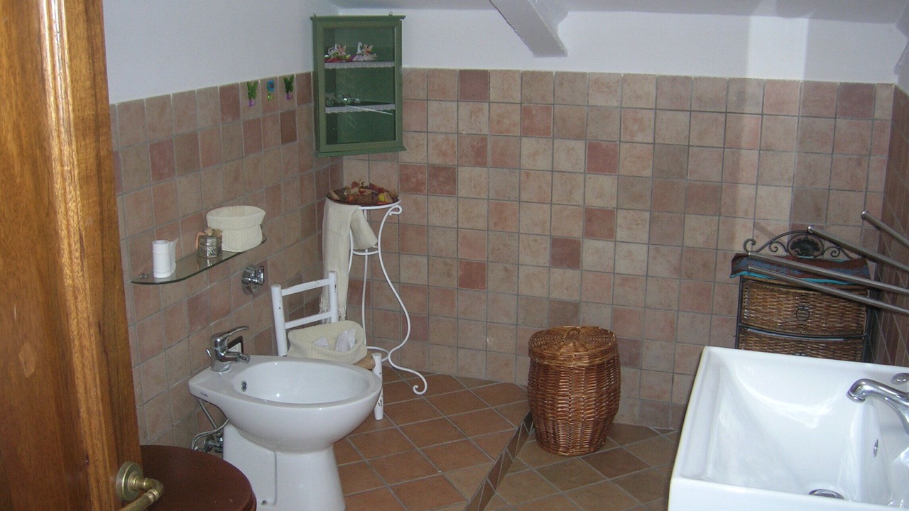 Photo of Bathroom in Frontone