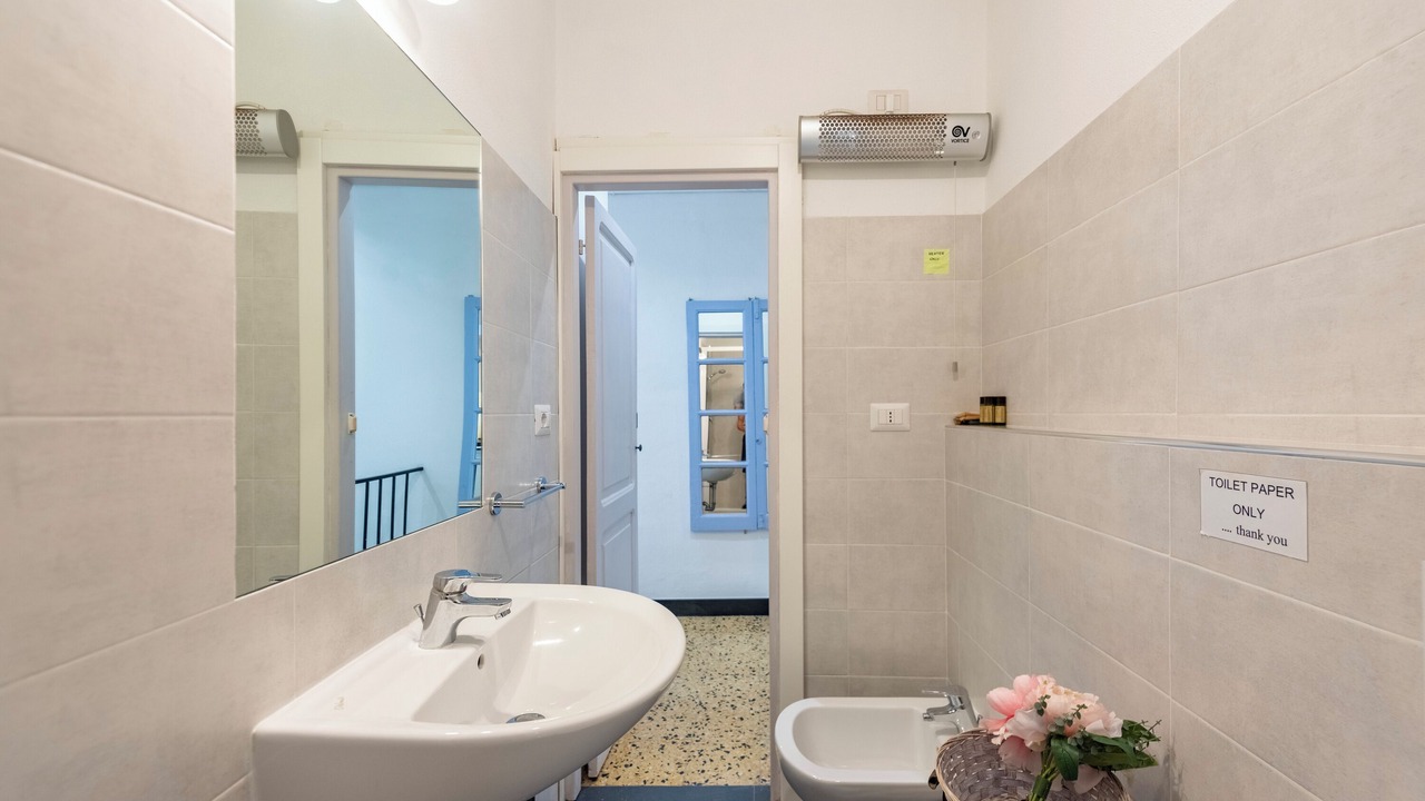 Photo of Bathroom in Vernazza